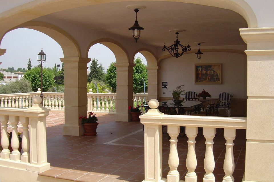 Fabricación personalizada de balaustres de poliestireno expandido