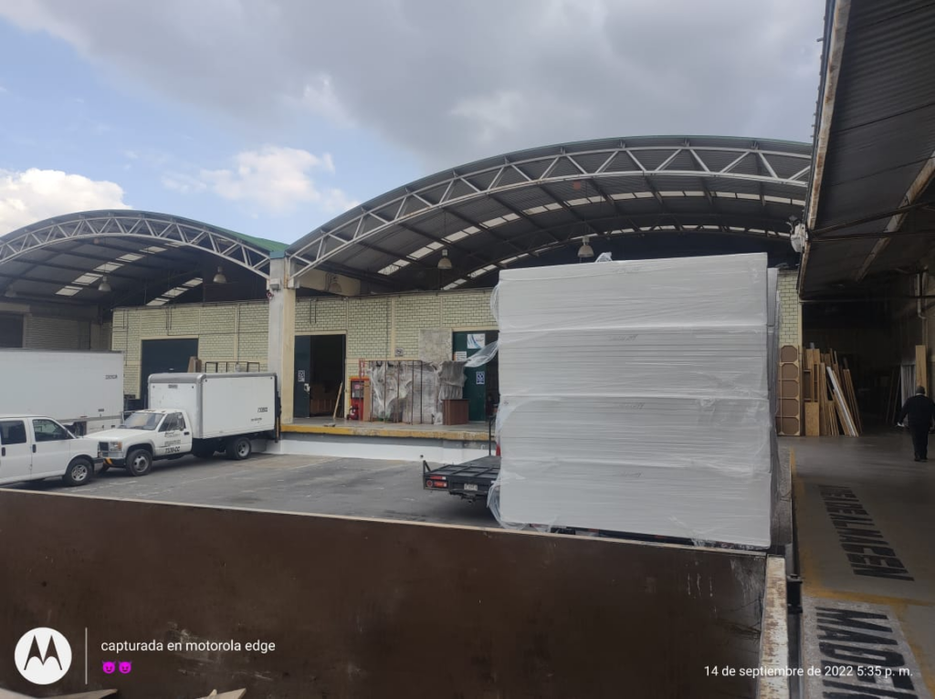 Pedido por volumen de productos de unicel EPS