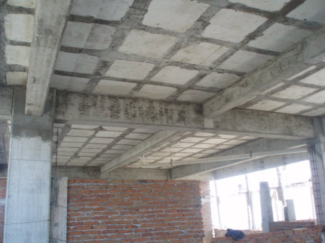 Casetón de unicel con malla electrosoldada y colado de concreto en losa aligerada