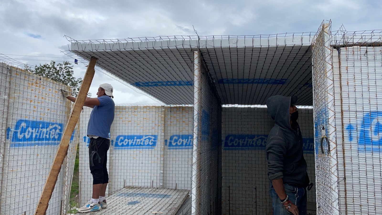 Panel W Covintec para construcción con núcleo de EPS y malla de acero