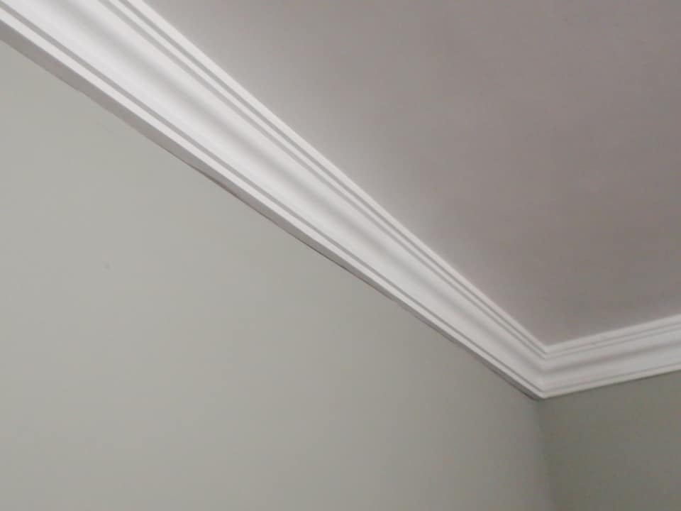 Moldura de unicel para interior
